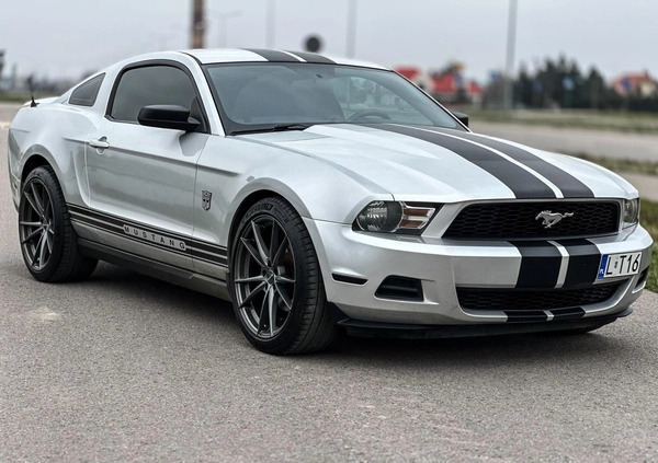 Ford Mustang cena 54000 przebieg: 275000, rok produkcji 2011 z Kock małe 67